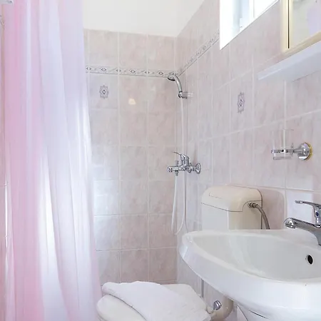 1 Bedroom Cozy In *