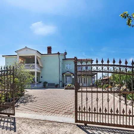 1 Bedroom Beautiful In * Valtura