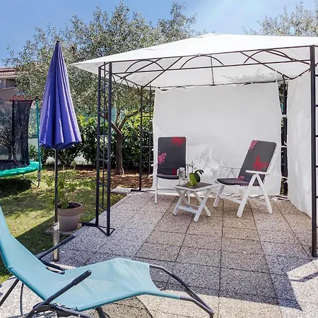 1 Bedroom Cozy In